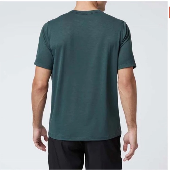Vuori Mens Shirt Current Tech Tee Grove Green Size Medium - Picture 2 of 8